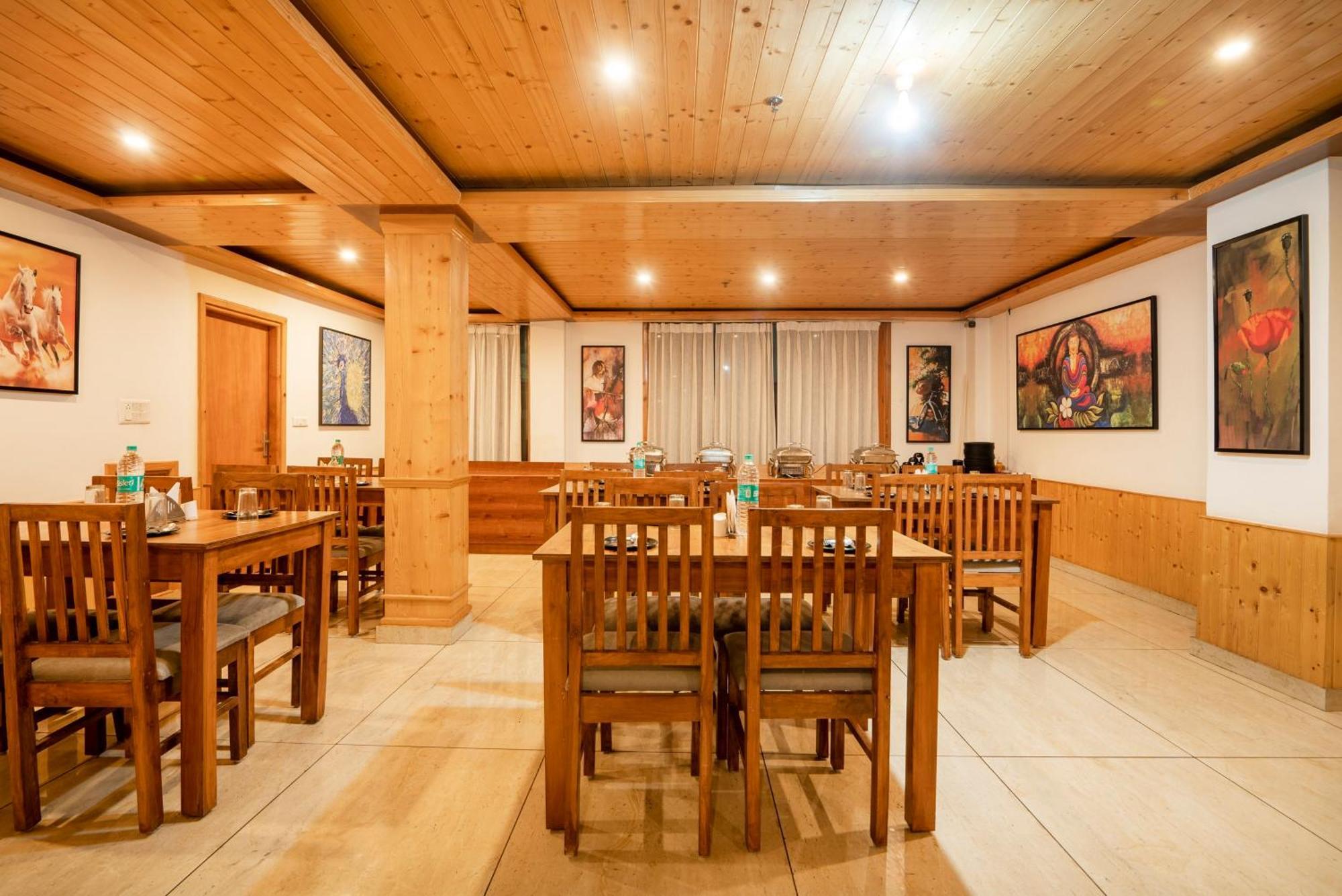Treebo Premium Sattva With Mountain View Manāli Exterior foto