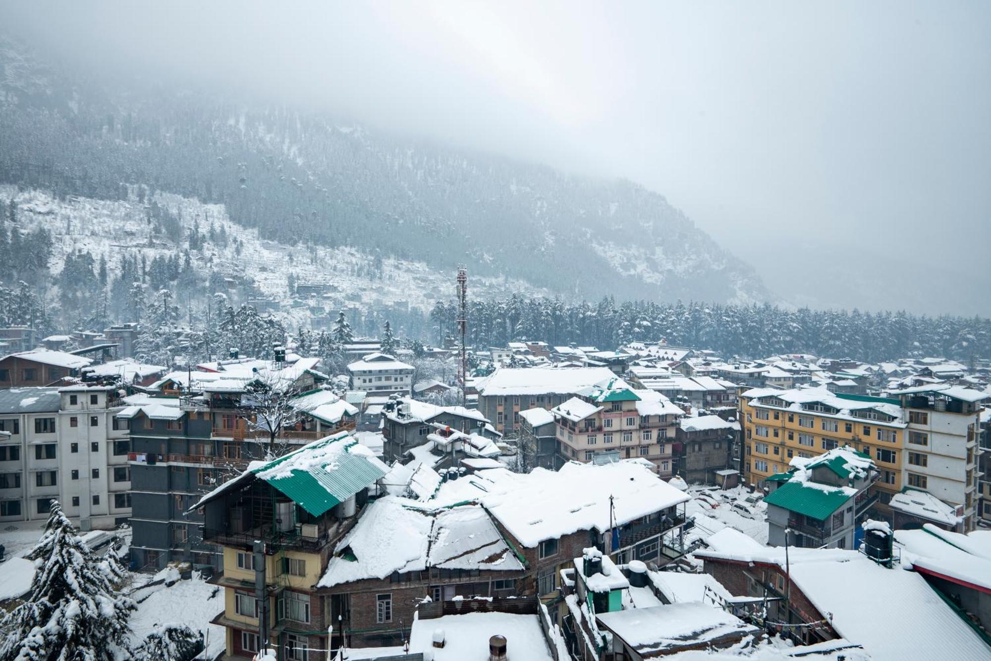Treebo Premium Sattva With Mountain View Manāli Exterior foto