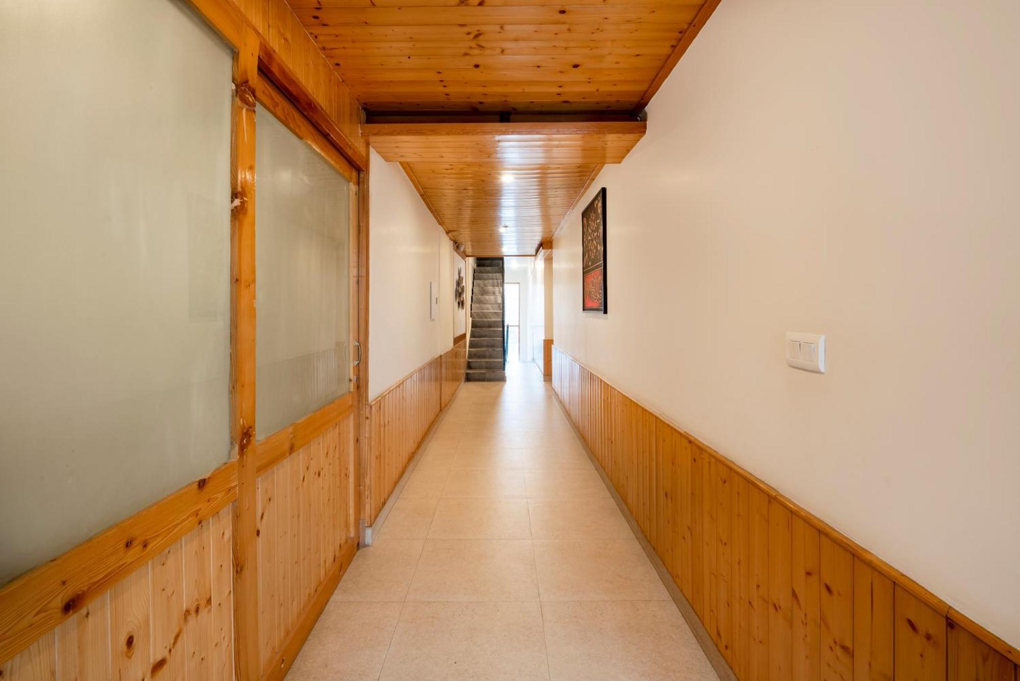 Treebo Premium Sattva With Mountain View Manāli Exterior foto